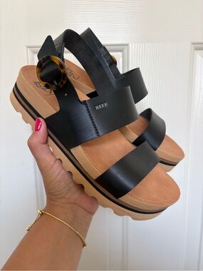 Reef water, Vista high sandal in black size 8